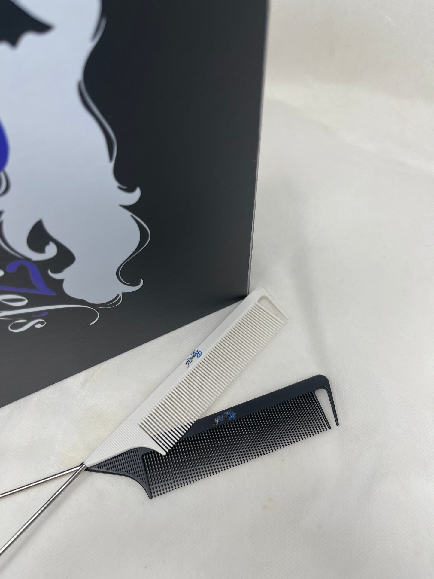 Rupunzel's heat resistant metal tip tail comb